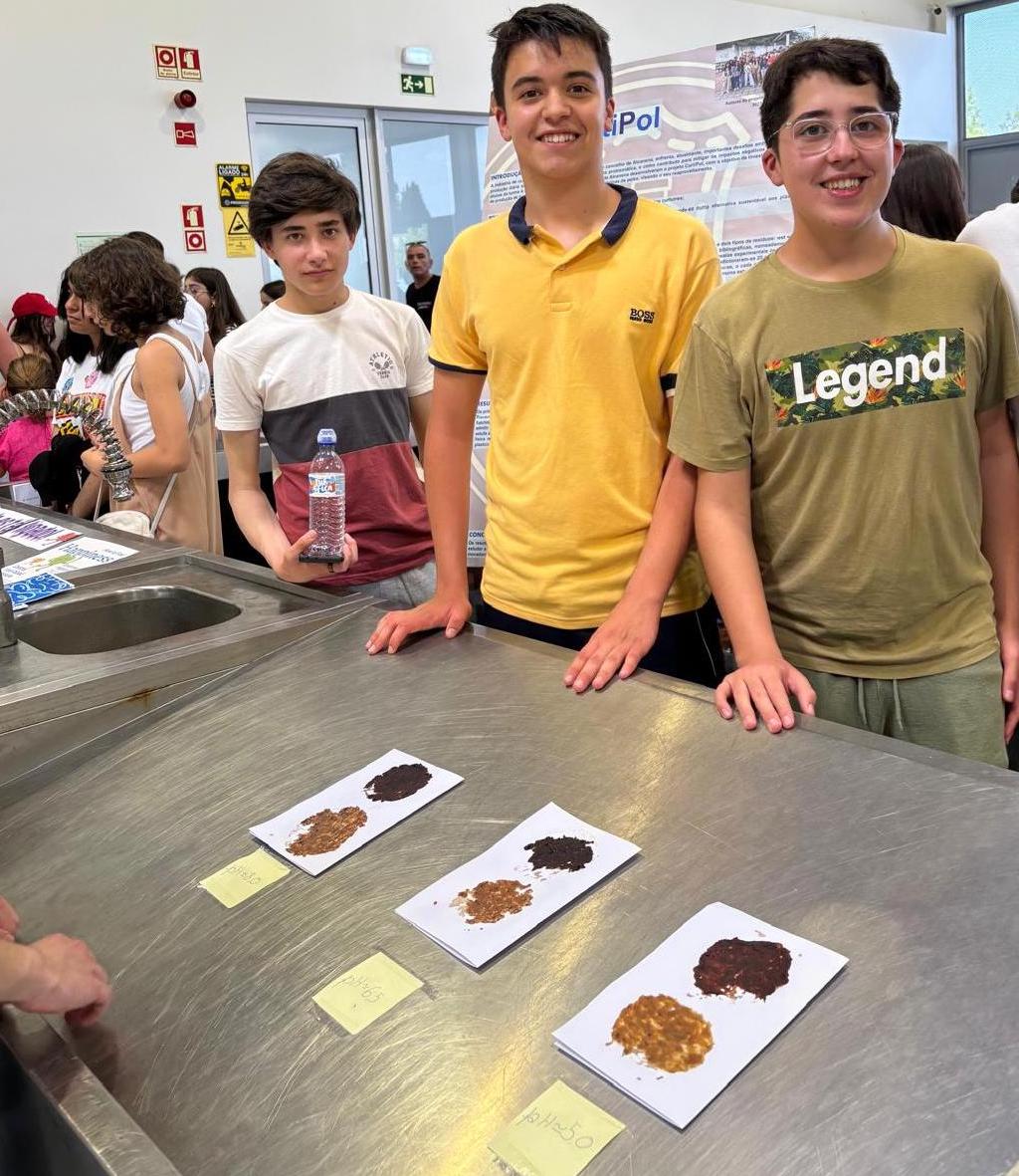 Apresentação do projeto aos colegas no Agrupamento de Escolas de Alcanena na Mostra Final de Projetos do Agrupamento